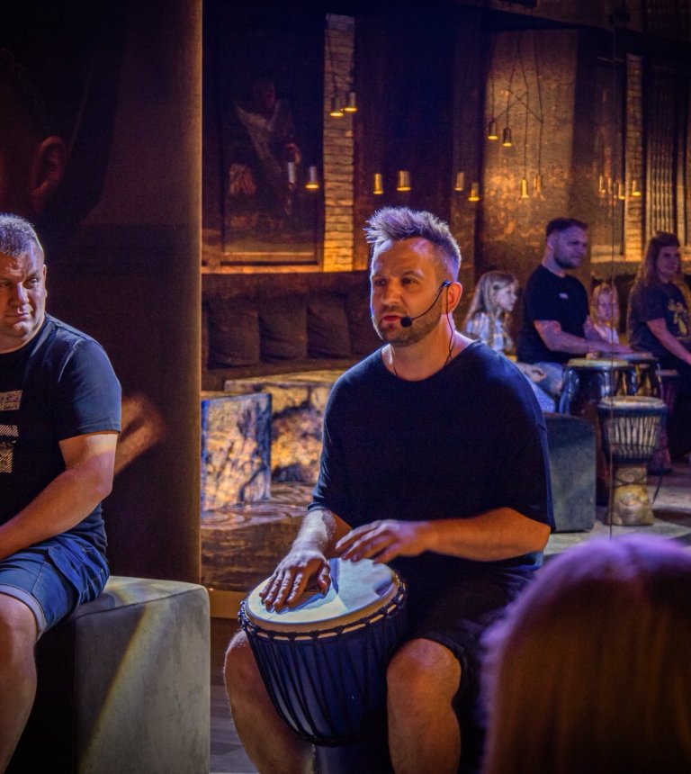  Lato z Rytmem! Warsztaty Bębniarskie, które łączą pokolenia